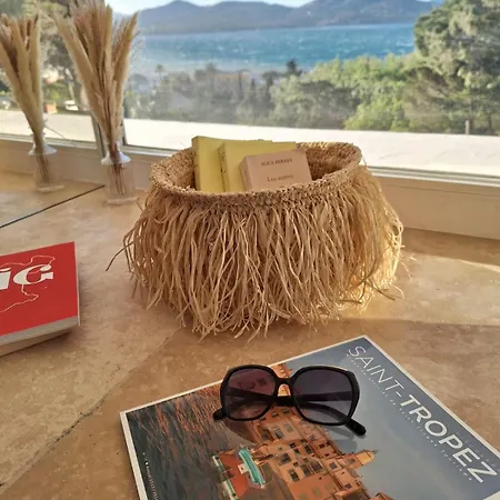 Standing, Vue Golfe Avec Parking Gratuit Apartament