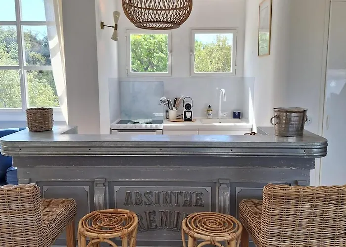 Апартаменти Standing, Vue Golfe Avec Parking Gratuit *